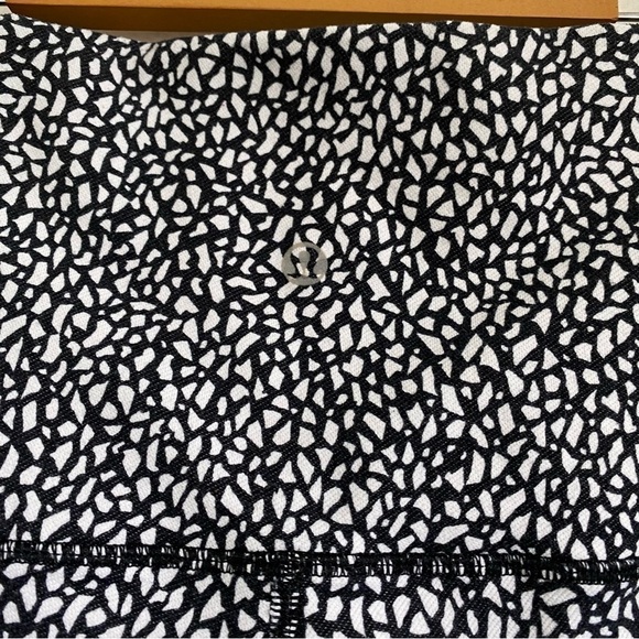 Lululemon Wunder Under 23’’ Crop Tight Legging • Black White • US 12 - Picture 8 of 13